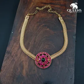 AATHURI KEMP NECKLACE